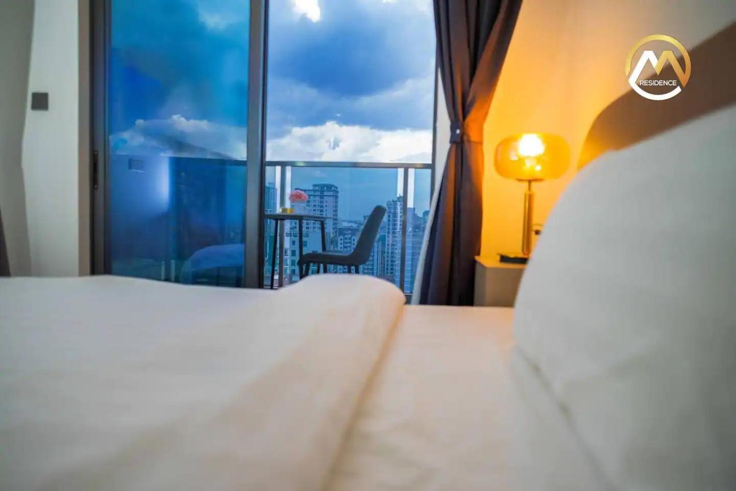 Hotel Serviced Apartments Top One Infinity Pool With View Of 360 Degree พนมเปญ ภายนอก รูปภาพ