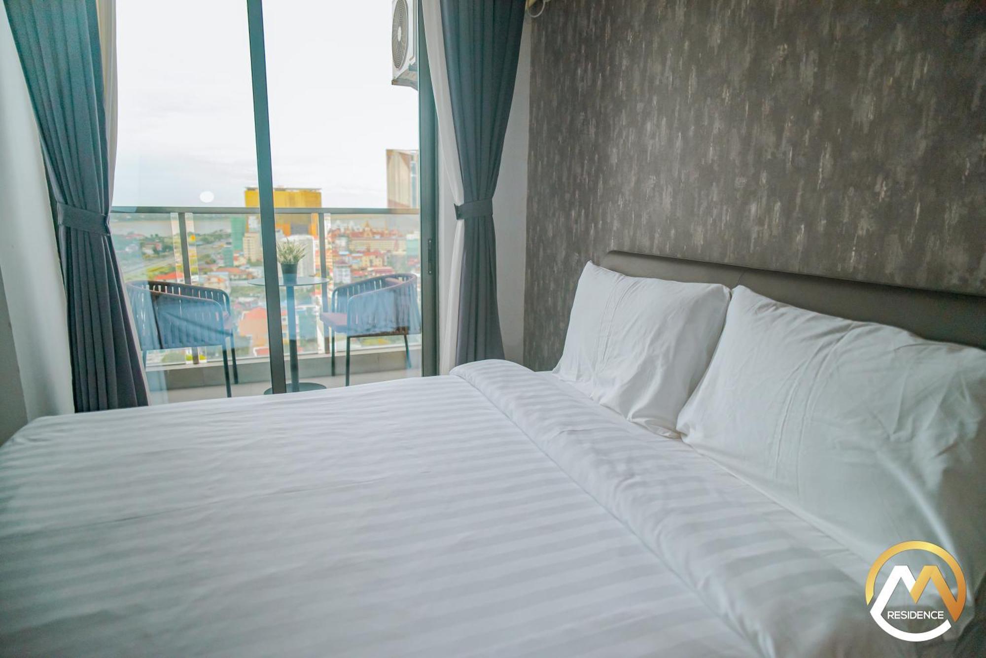Hotel Serviced Apartments Top One Infinity Pool With View Of 360 Degree พนมเปญ ภายนอก รูปภาพ
