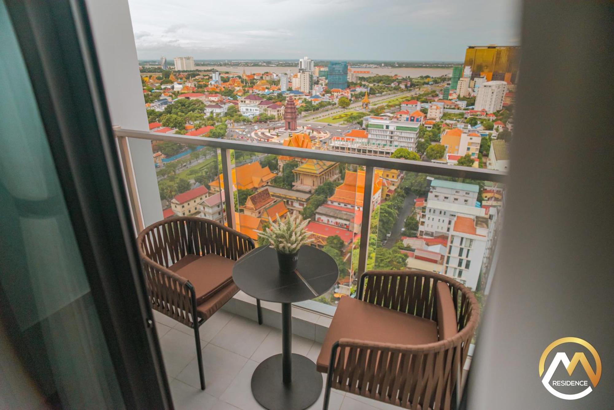 Hotel Serviced Apartments Top One Infinity Pool With View Of 360 Degree พนมเปญ ภายนอก รูปภาพ